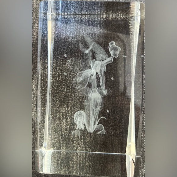 Walt Disney Tinkerbell 3D Laser Etched Crystal Glass Cube Paperweight - Picture 4 of 4